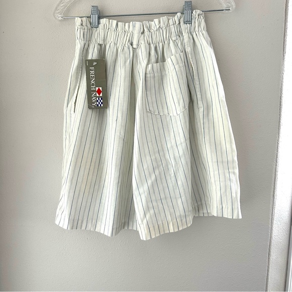VINTAGE High waist pleated front shorts - Picture 2 of 4